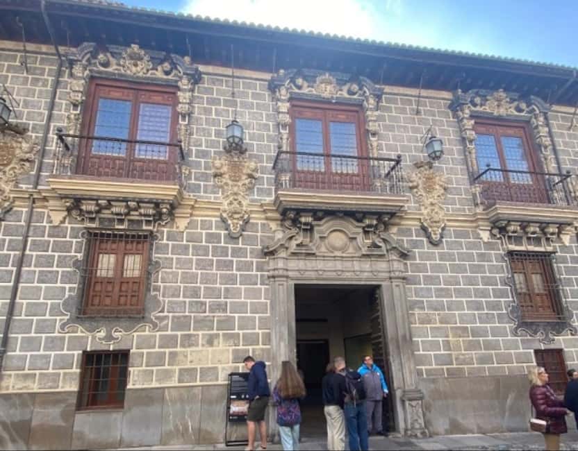 Granada's historic center: Self-guided tour created by an official guide - Historic Quarter at your pace: how the ONTUR app works