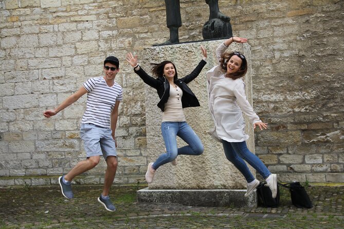 Granada Scavenger Hunt and Sights Self-Guided Tour - The value case: $10.63 for 1–2 hours of interaction