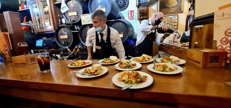 Granada: Spanish Tapas Tour with Local Guide. All included. - Key things I’d circle on your Granada plan
