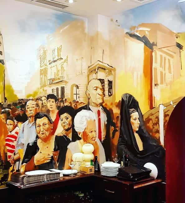 Granada: "Street Art & The Caves" Unique Guided Walking Tour - Quick hits before you lace up