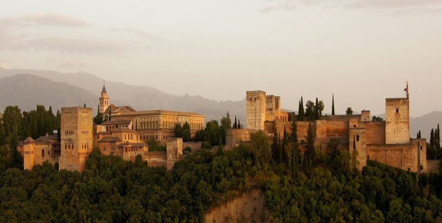 Granada: Tapas Tasting Guided Tour - Stop 1: how the first tasting sets the tone