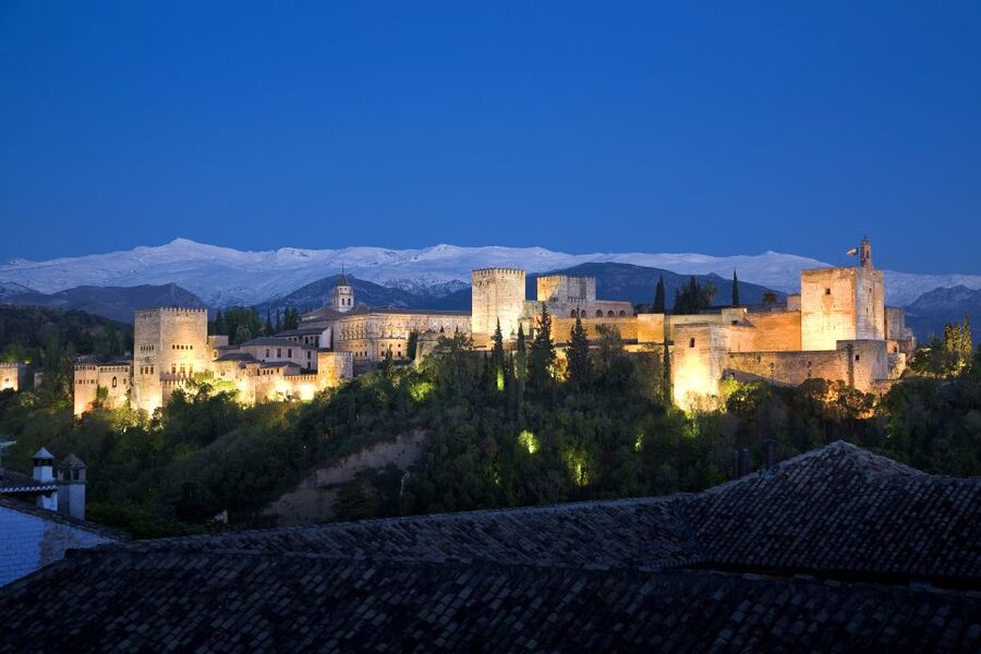 Granada: The Alhambra and Nasrid Palaces Guided Night Tour - Comares and Mexuar palaces: where ceremony becomes politics