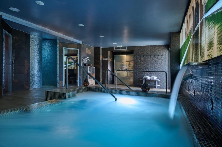 Granada: Thermal Spa Circuit with Optional Massage - Who should book this thermal spa circuit in Granada