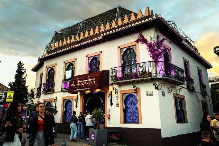 Granada: Traditional Flamenco show at Tablao Albayzín - Price and Value: Is This Worth $20?