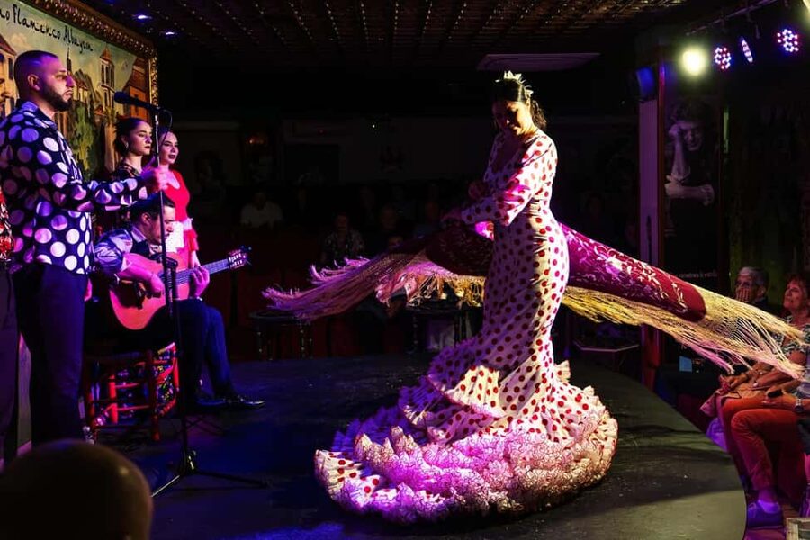 Granada: Traditional Flamenco show at Tablao Albayzín - The Feel of Flamenco Here: Close, Intense, Focused