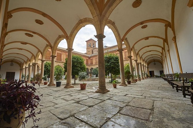 Granada Walking Tour: Albaicin and Sacromonte Quarters - Iglesia de San Gil y Santa Ana: Renaissance details with a deeper base