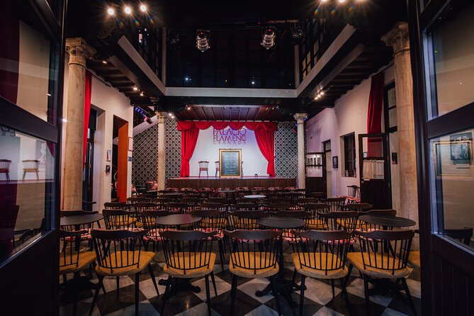 Grenada: Flamenco Palace, the best show in the center - What happens during the show: singing, guitar, and dance in one flow