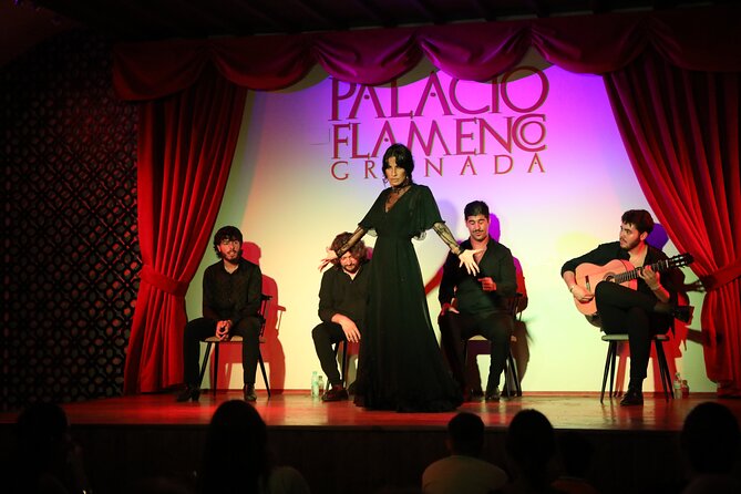 Grenada: Flamenco Palace, the best show in the center - Pre-show bar in the center: plan a little breathing room