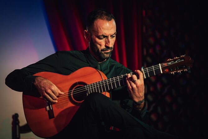 Grenada: Flamenco Palace, the best show in the center - Value check: $19.35 for a high-standard flamenco hour