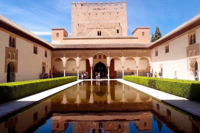 Guided Tour Alhambra, Generalife and Alcazaba without Nasrid Palaces - A 2-hour Alhambra route that actually fits real schedules