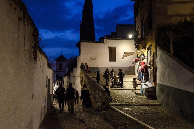 Guided tour Granada Unexplained - Night Walking Through Albaicín and Realejo