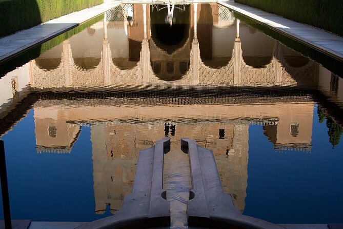 Guided tour of La Alhambra with tickets included - Generalife gardens and palace: the calm break in the same ticket