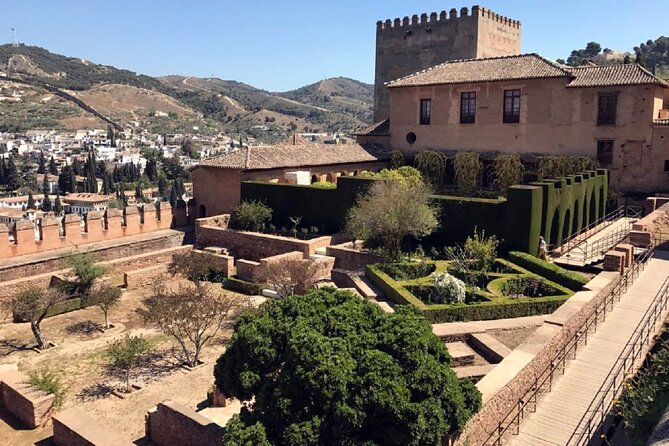 Guided tour of the Alhambra: Generalife and its gardens - Stop 2: Alcazaba, the oldest fortress layer you’ll walk through