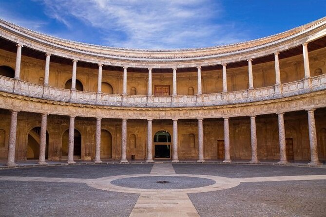 Guided tour to Alhambra with Generalife, Alcazaba and Carlos V - Meeting Point at P.º de la Sabica, Then Ending by Carlos V