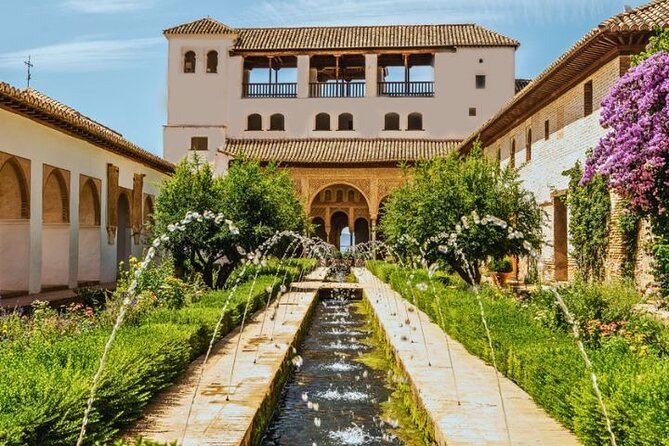 Guided tour to Alhambra with Generalife, Alcazaba and Carlos V - Palacio of Carlos V: The 16th-Century Backdrop You Need
