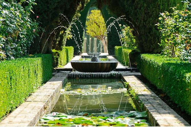 Guided tour to Alhambra with Generalife, Alcazaba and Carlos V - El Partal Palace: A Short, Beautiful Pause with Portico and Pool