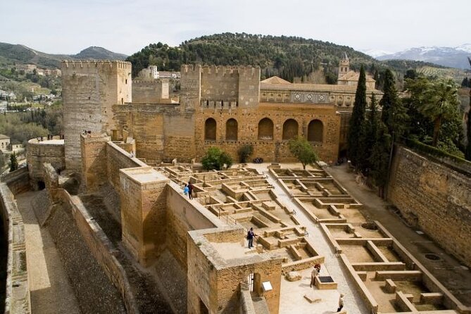 Guided tour to Alhambra with Generalife, Alcazaba and Carlos V - English Guide Quality: When Names Matter