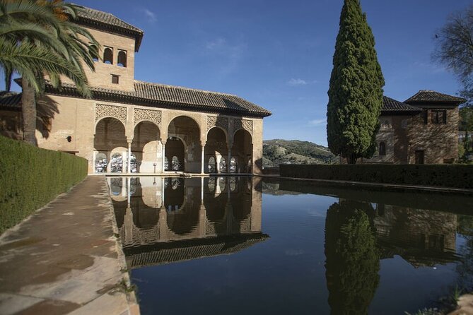 Guided Walking Tour of the Alhambra in Granada - What you’ll learn from the guide (and why it’s worth paying)