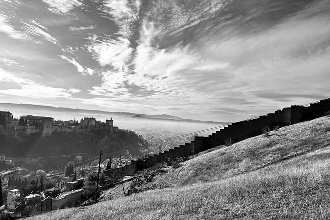 Gypsy life: Sacromonte and the caves private tour - Terrain and fitness: what to expect on dirt roads
