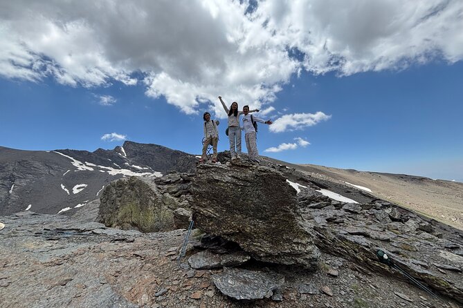 Hiking experience in the High Sierra Nevada National Park - Who should book this Tajos del Campanario hike