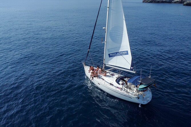 La Herradura: Sailboat with a view of dolphins-Shared - Why Maro-Cerro Gordo fits a 3-hour sail so well