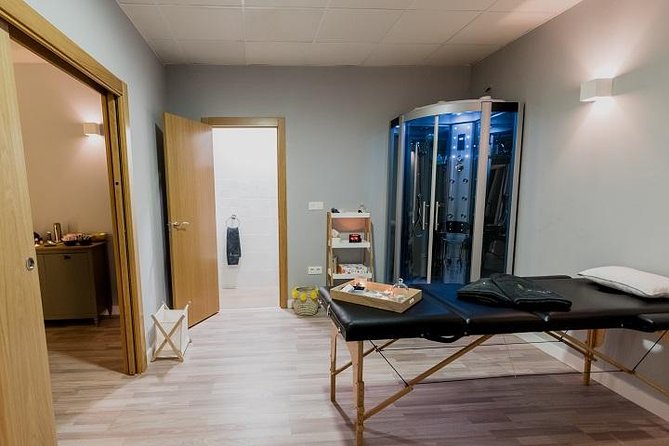 Massage Experience in Granada - The massage menu: craniosacral, reflexology, and Kobido