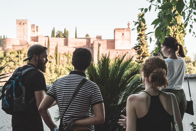 Night Adventure Tour, Play Granada Original - Paseo de los Tristes: a final stroll with standout Granada street energy