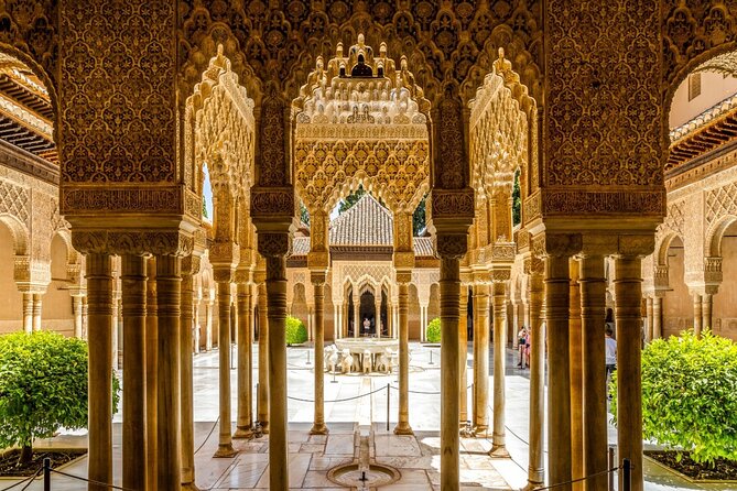 Premium Half Day Tour of the Alhambra of Granada + tickets - Quick takeaways