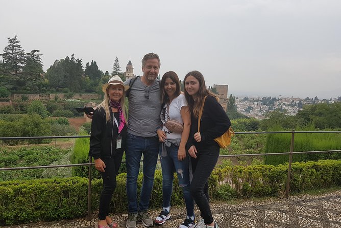 Private Alhambra Highlights Tour Including the Nasrid Palaces - Guide Quality: The Difference Between Rushed and Rewarding