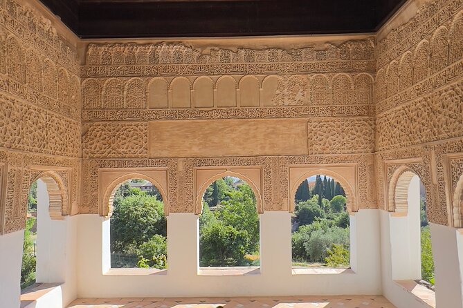 Private excursion to the Alhambra and Generalife - Tickets included: what the price really buys