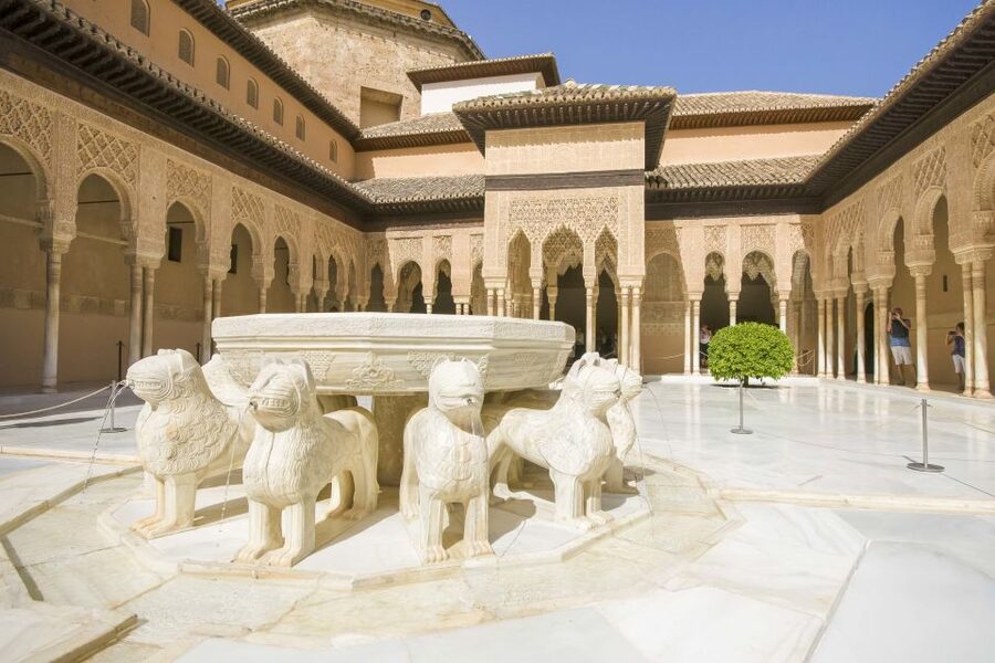 Private tour in all complete complex of Alhambra with ticket - Key points to know before you go