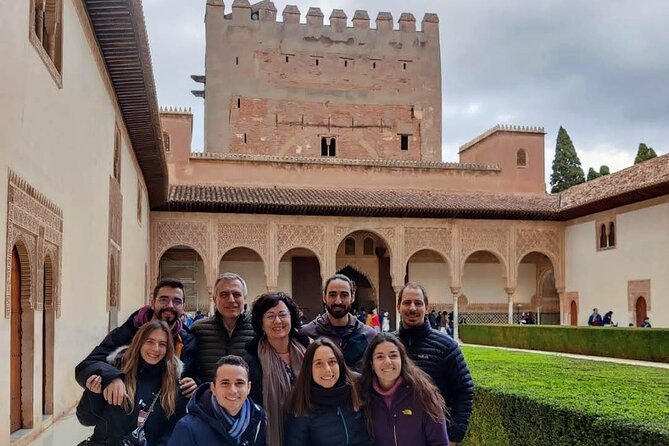 Private Tour of the Alhambra to travel back in time. NO TICKETS - Why the private format and audio system matter