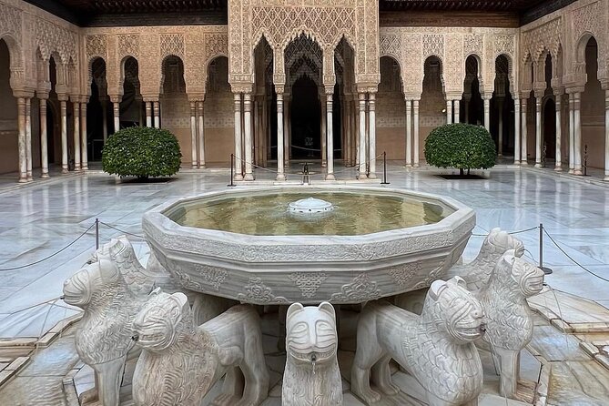 Private Tours Alhambra : Tickets & Tour Guide & Skip-the-Line - Getting oriented: Restaurante La Mimbre is your anchor