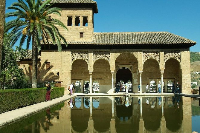 Private walking tour of Alhambra and Granada City Center - Quick Stops: Alcazaba, Carlos V, and Efficient Viewing