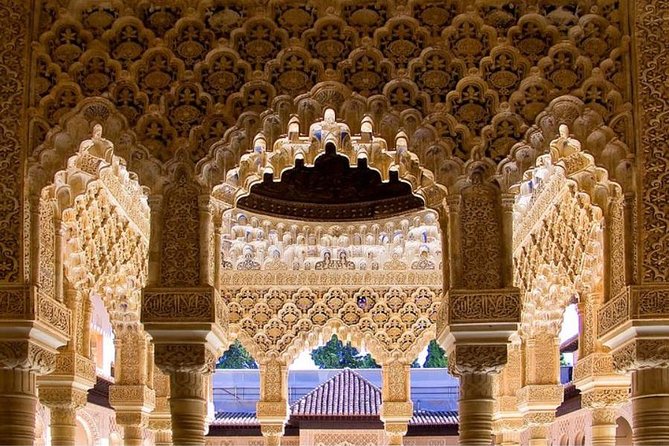 Skip the line: Alhambra Palace and Generalife Gardens Private Guided Tour - Should you book? My decision guide