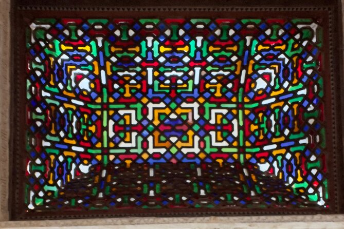Small group visit to the Alhambra with tickets included - Meeting at the wall map and the rhythm of a 2–3 hour visit