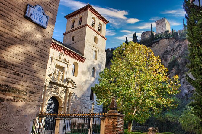 Stroll through Granada: historic center and Albayzín - Start at Monumento a las Capitulaciones Centro, Then Move With Purpose