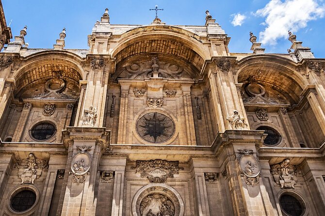 Stroll through Granada: historic center and Albayzín - Start at Monumento a las Capitulaciones Centro, Then Move With Purpose