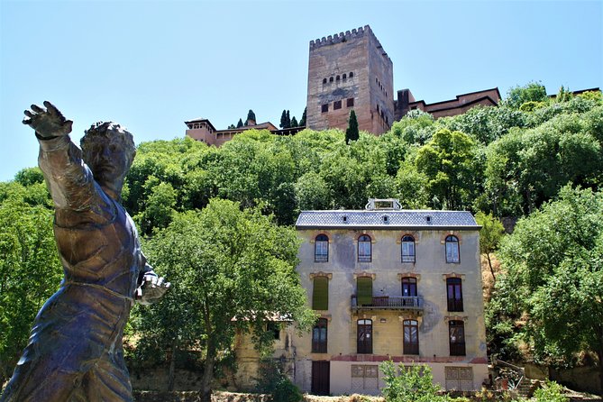 Sunset Walking Tour in Albaicín & Sacromonte - Sacromonte caves and the Zirí period wall crossing