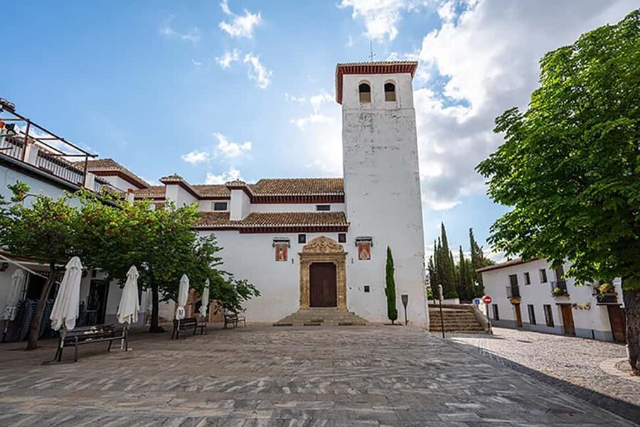 Tour Granada from its Origin; Albaicín - Puerta Monaita and the gates that explain the city