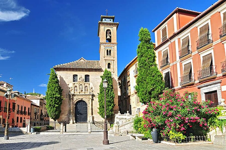 Tour Granada from its Origin; Albaicín - Mirador de la Lona: a quick photo stop with a payoff