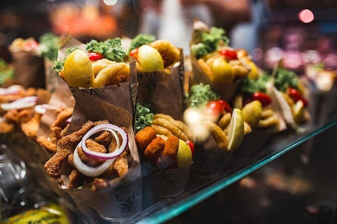 True Taste of Granada Old Town & Albaicin Tapas Tour - Small group size (8 people max) and what that changes at the bar