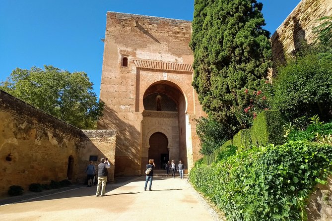 Visit the Alhambra and the Generalife. Private tour - Key highlights I’d plan around