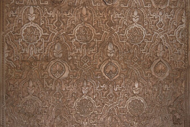 Walking tour in Alhambra, Nasrid Palaces and Generalife - Price and Value: When Tickets Are Included, Make It Count