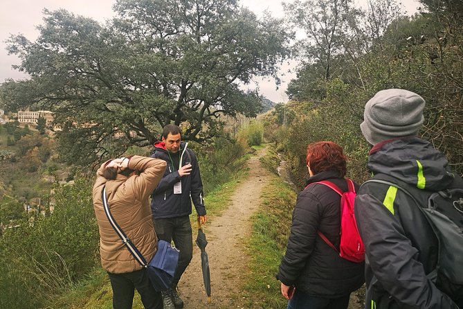 Water paths. Private adventure and history tour - Fuente del Avellano and Romayla ditch: pure, healing water and shade