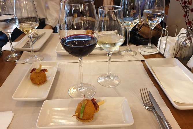 Wine Tasting in Granada - The restaurant experience: an elegant gastrobar with tapas-style pairings