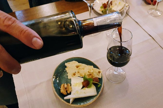 Wine Tasting in Granada - How the food pairings help you taste smarter (not just taste more)